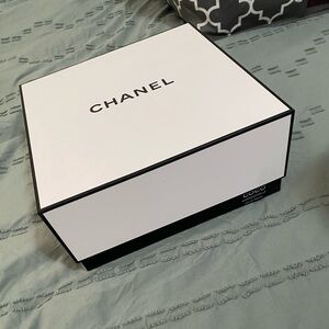 Chanel White Decorative box